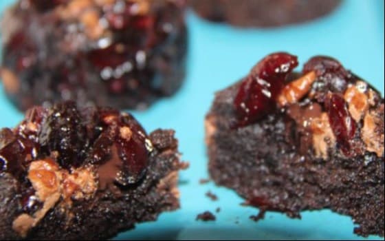 کوکی رژیمی شکلات سفید کرنبری یک کیلوگرم 